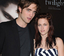 Kristen Stewart dating co-star Robert Pattinson